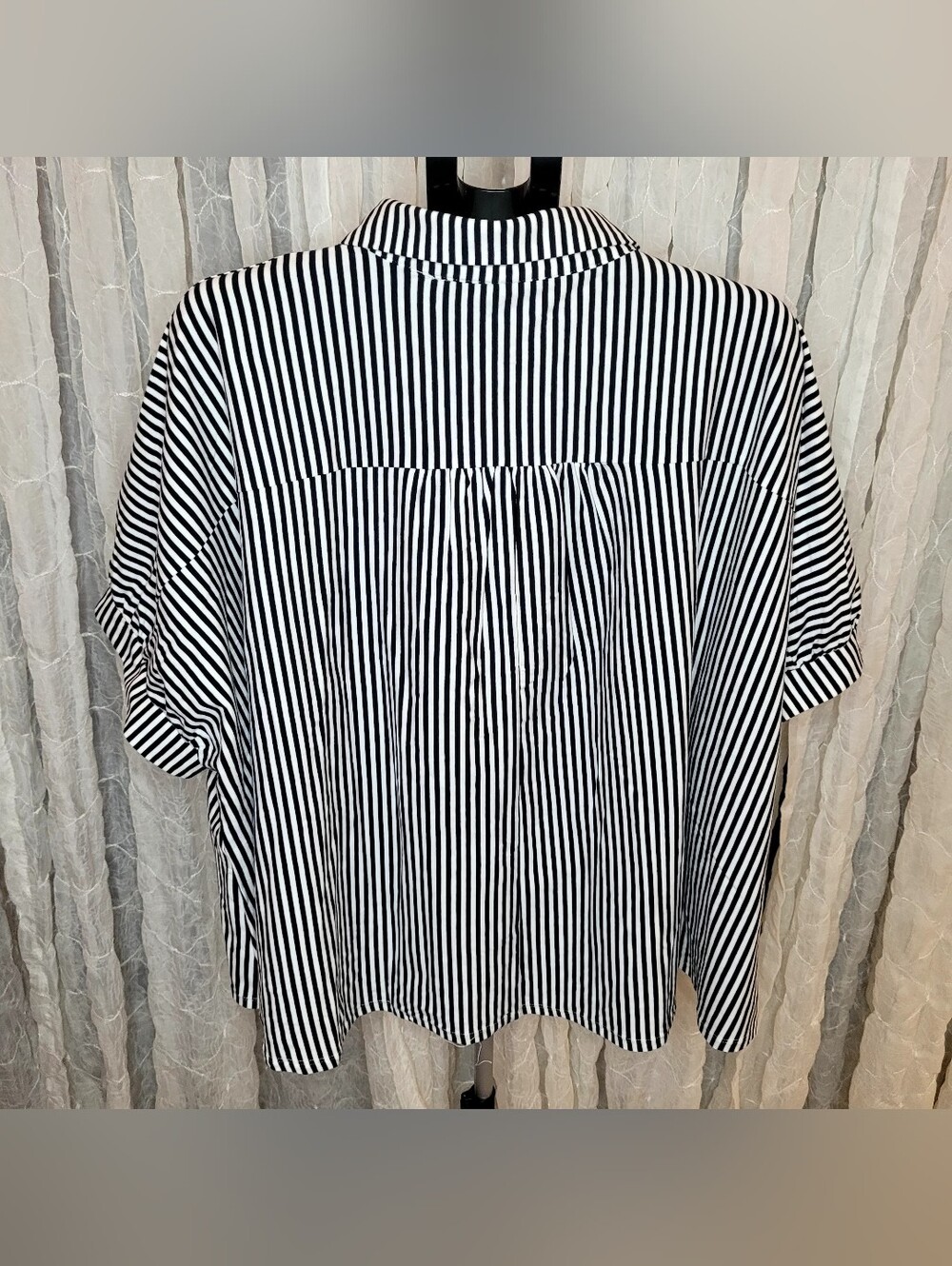 Zenana Black White Oversized Vertical Stripe Button-Down Short Sleeve Shirt L/XL - Picture 5 of 7